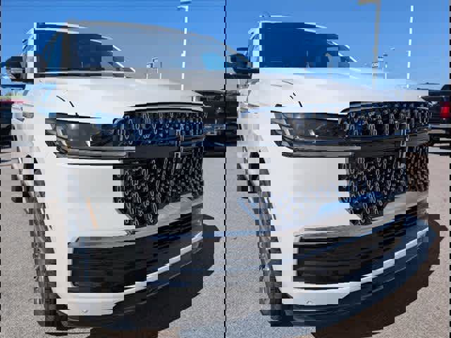 New 2025 Lincoln Navigator Reserve image 28