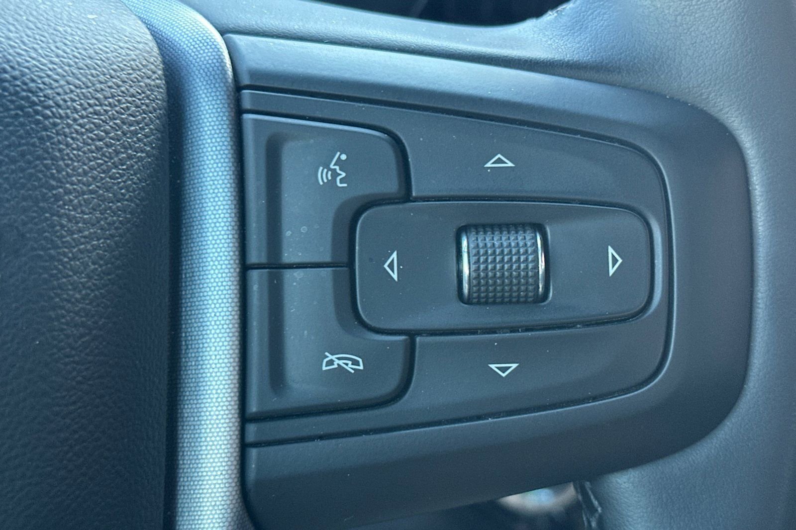 Used 2025 GMC Sierra 1500 Elevation image 38