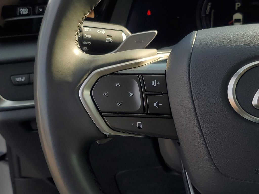 Used 2023 Lexus RZ 450e Premium w/ Technology Package image 18