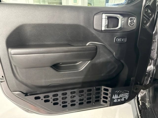 Used 2020 Jeep Gladiator Rubicon AWD/4WD image 16