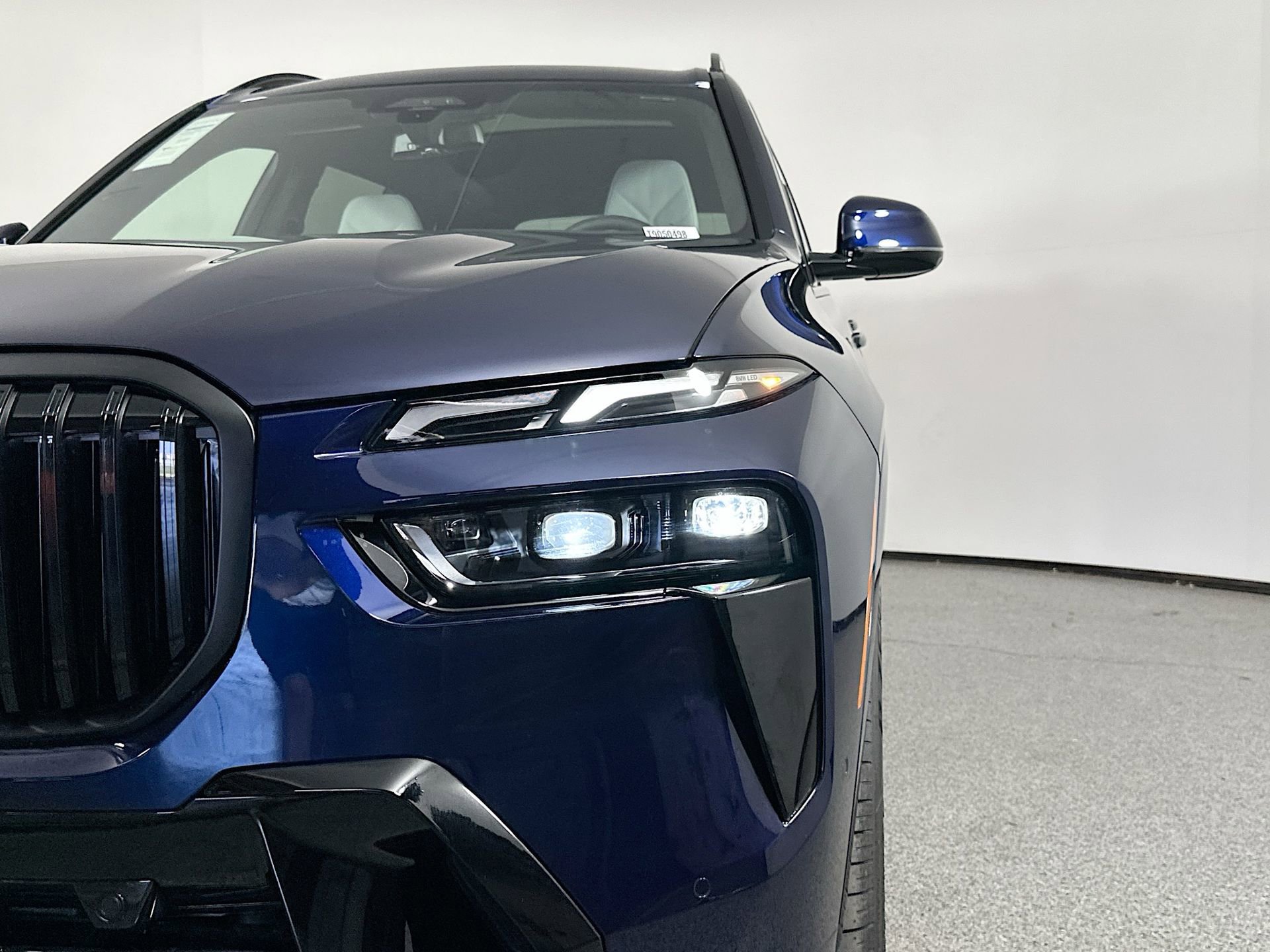 Used 2026 BMW X7 xDrive40i w/ M Sport Package image 8