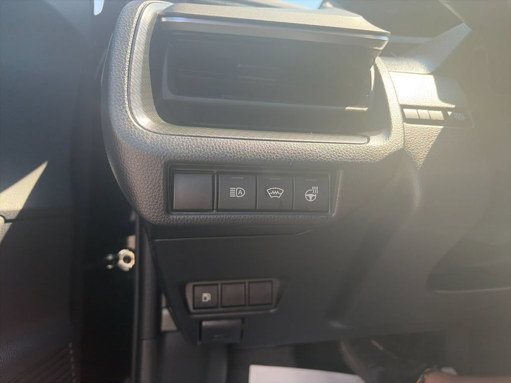 Used 2025 Toyota Prius AWD image 31