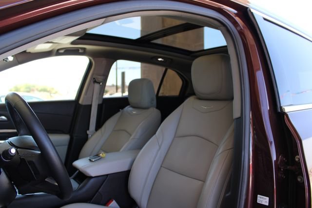 Used 2022 Cadillac XT4 Premium Luxury w/ Technology Package FWD image 10