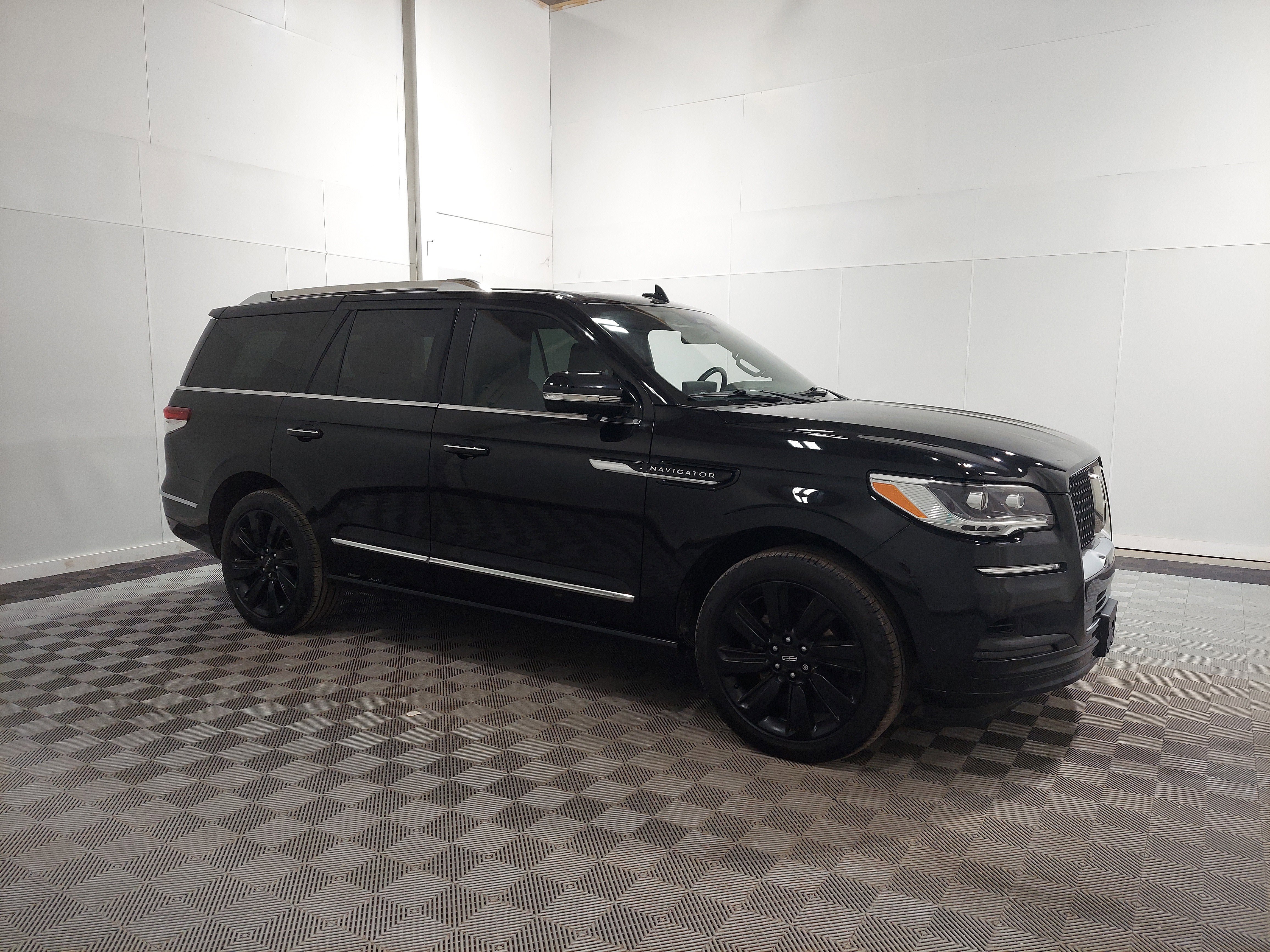Used 2022 Lincoln Navigator Reserve w/ Equipment Group 201A image 4