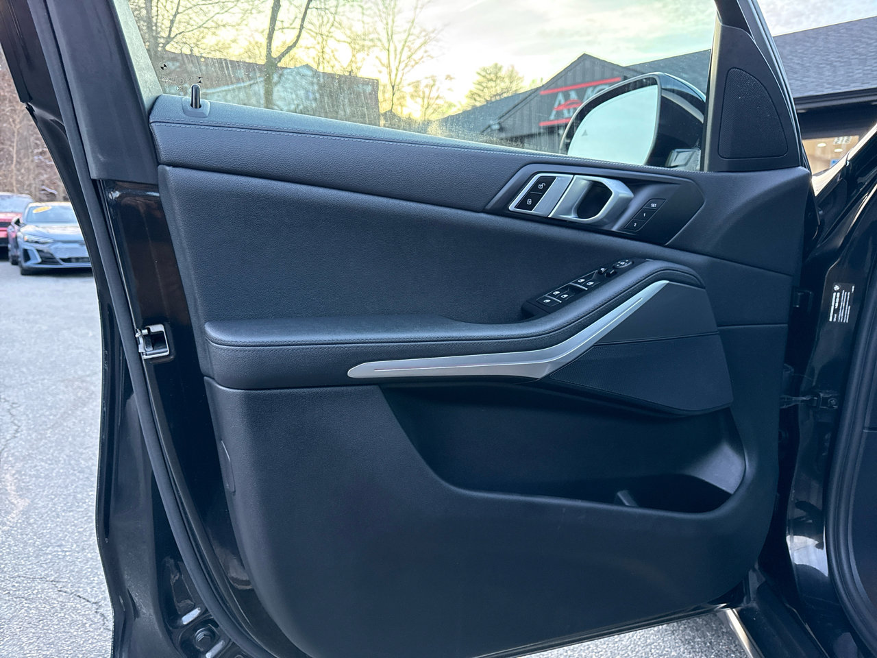 Used 2022 BMW X5 xDrive40i w/ Premium Package image 22