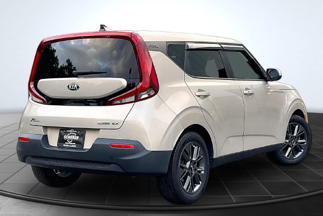 Used 2020 Kia Soul EX FWD image 2