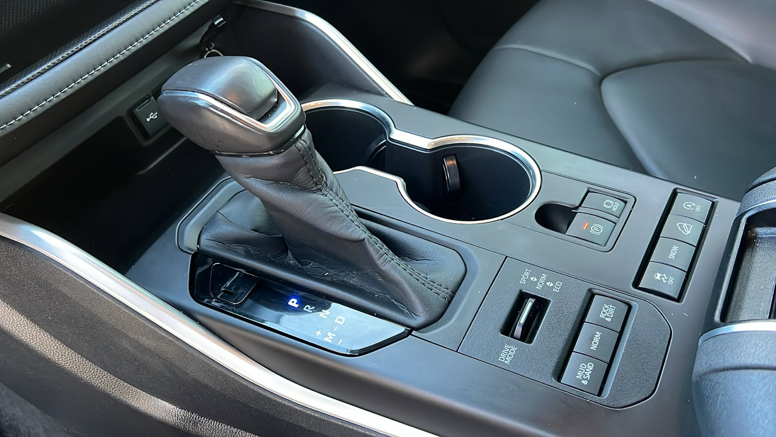 Used 2020 Toyota Highlander XLE image 21