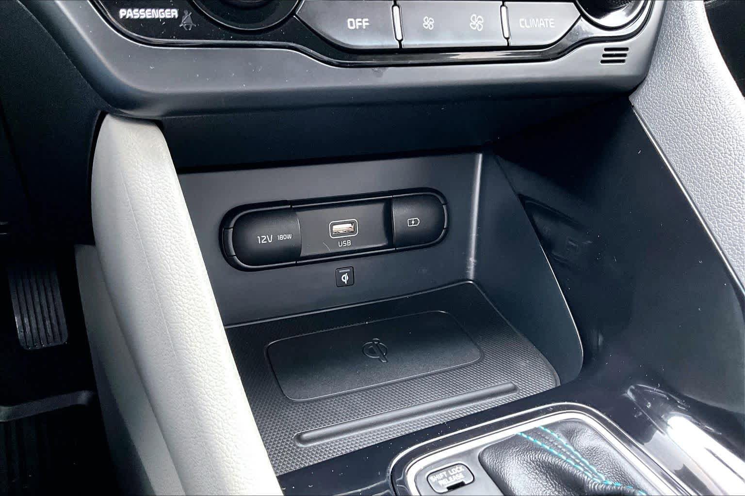 Used 2020 Kia Niro EX FWD image 36