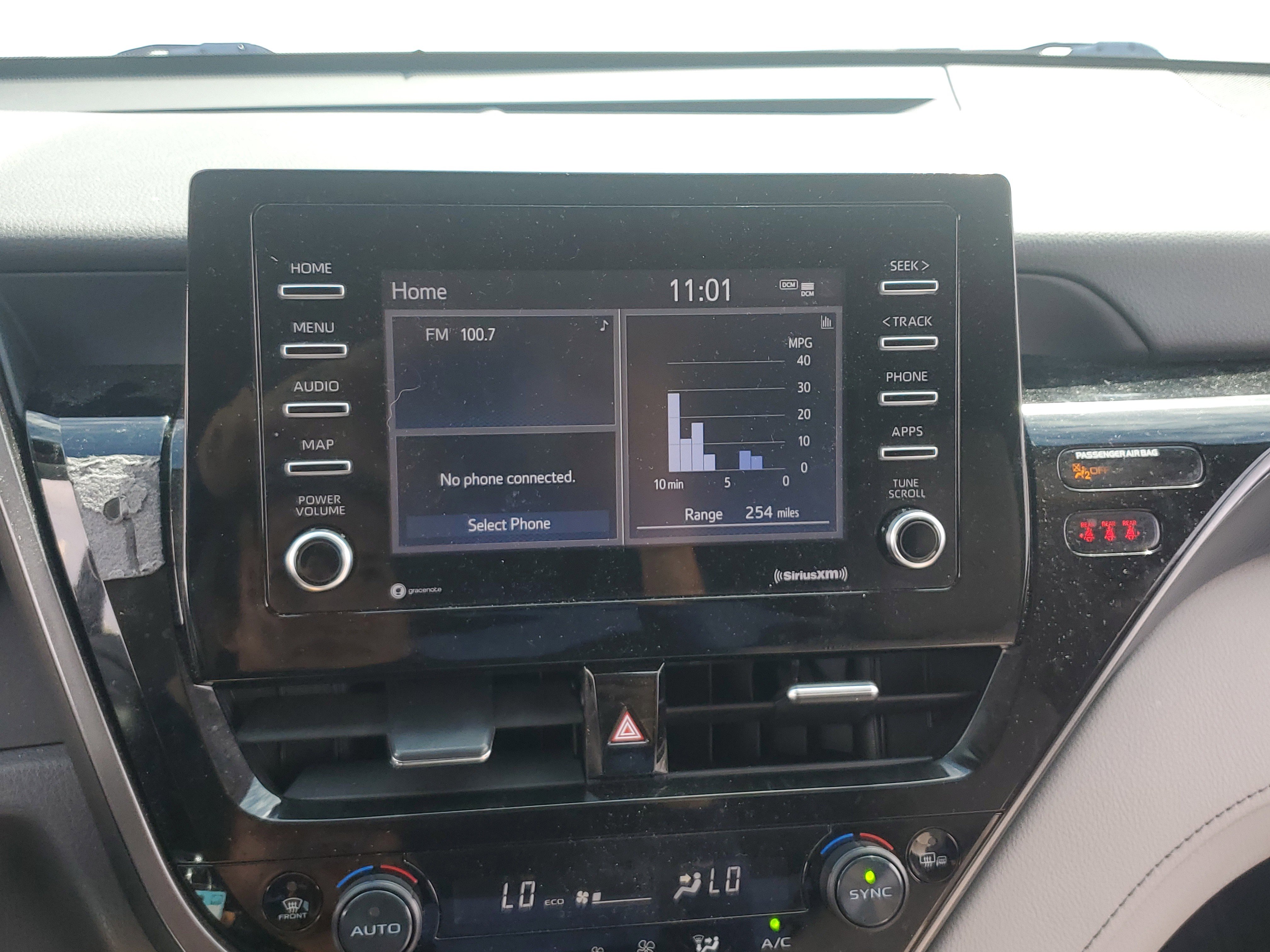 Used 2023 Toyota Camry SE image 30