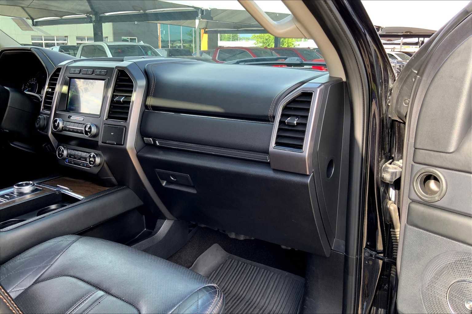 Used 2020 Ford Expedition Platinum image 17