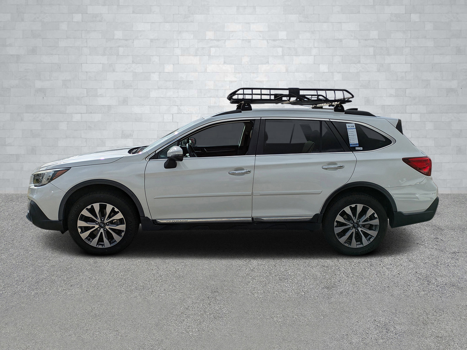 Used 2018 Subaru Outback 3.6R Touring w/ Popular Package #3 image 8