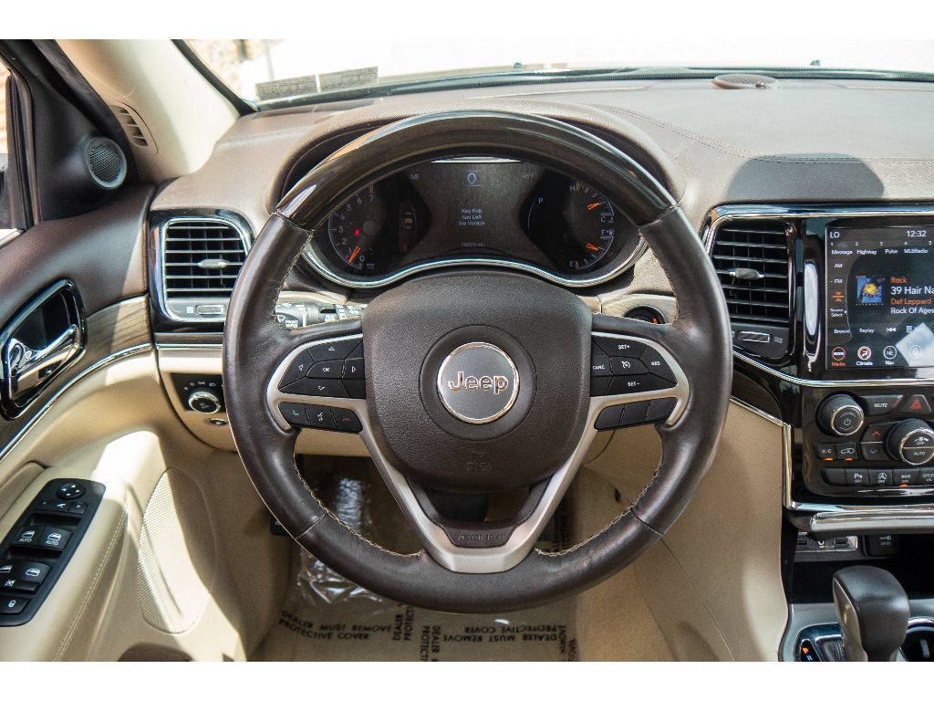 Used 2020 Jeep Grand Cherokee Overland AWD/4WD image 24