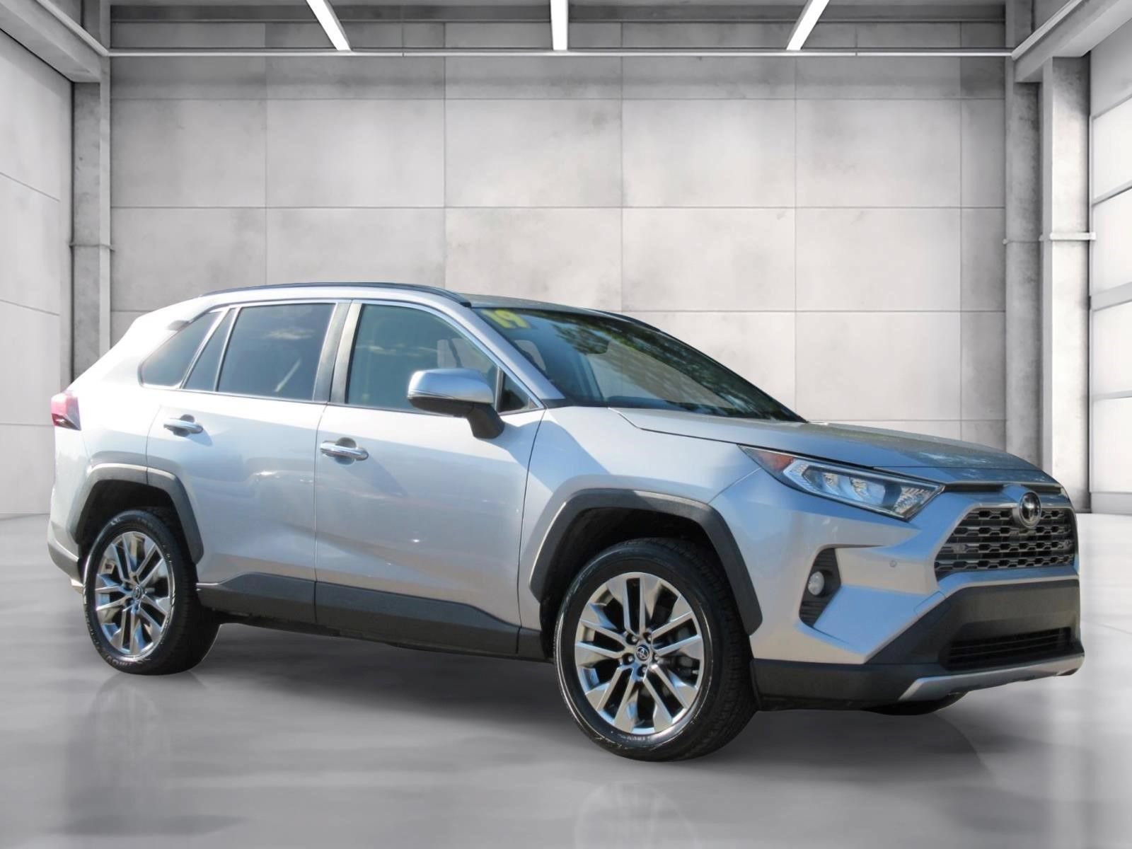 Used 2019 Toyota RAV4 Limited AWD/4WD image 1