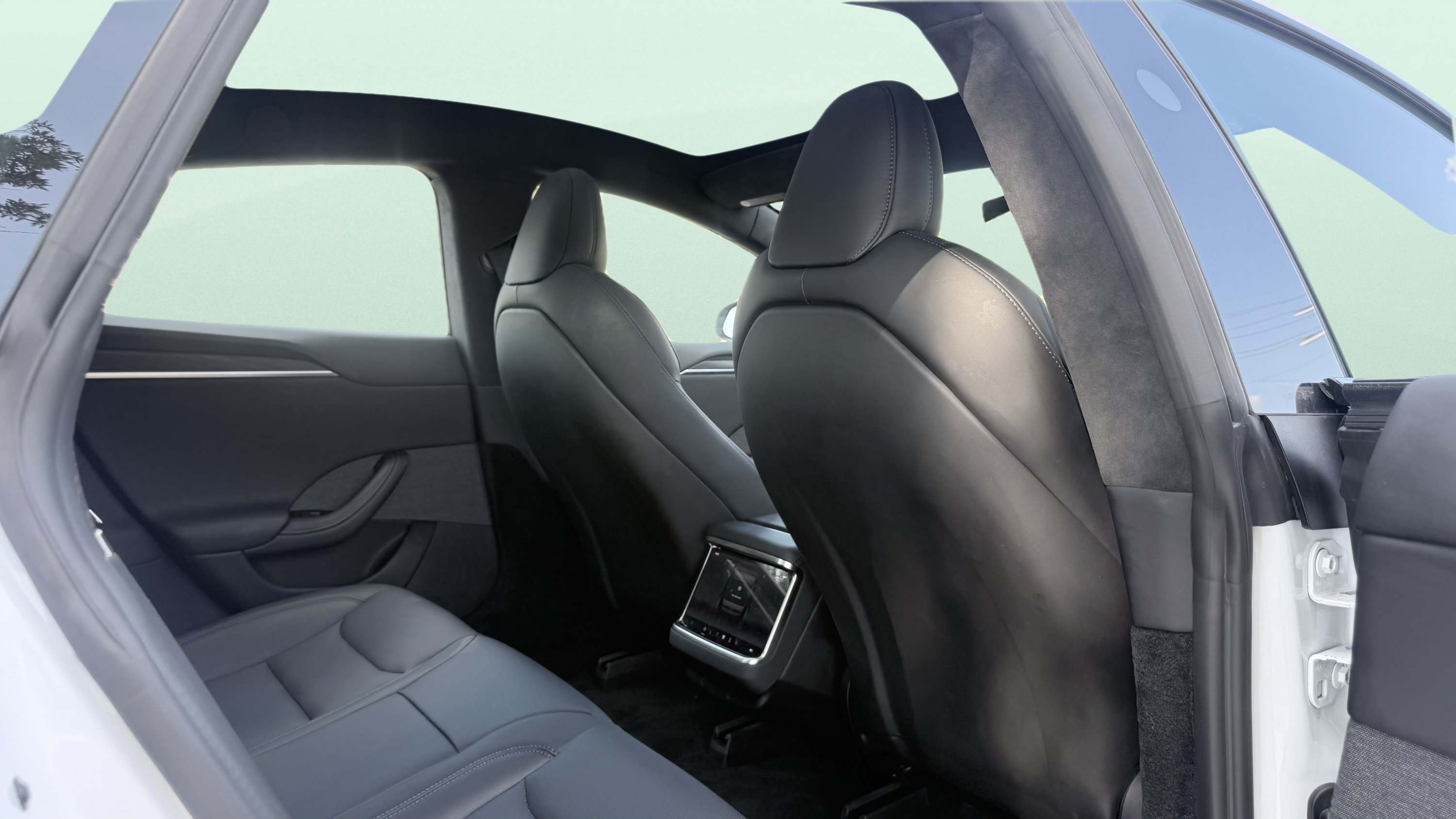Used 2024 Tesla Model S AWD/4WD image 47