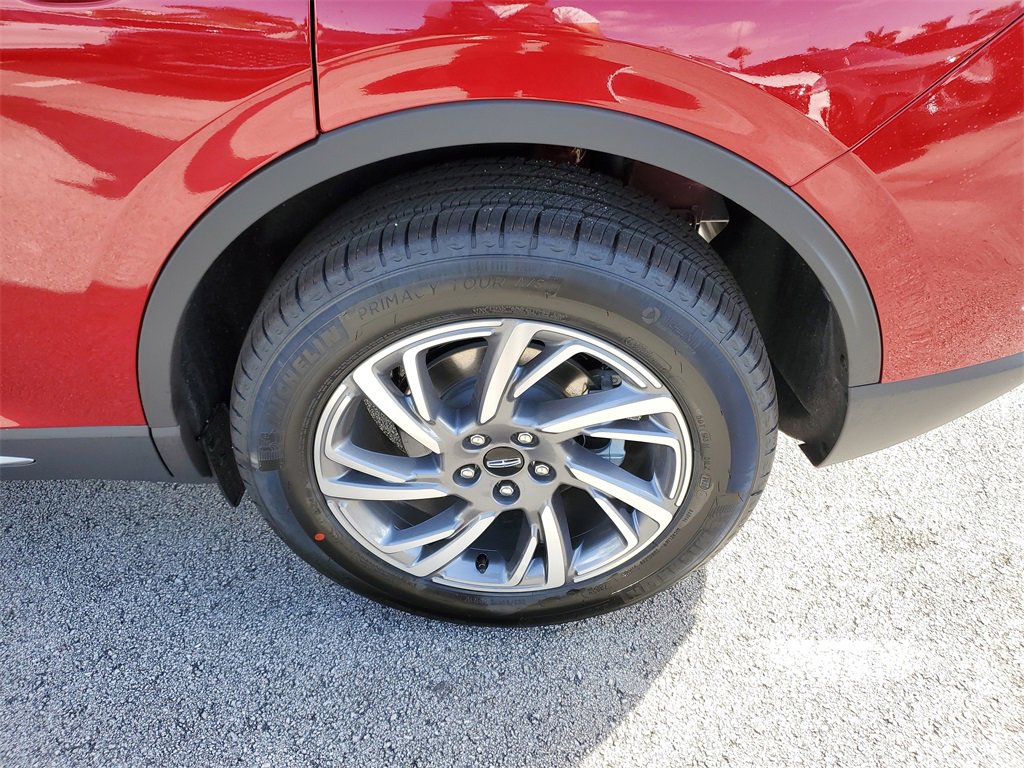 New 2026 Lincoln Corsair Premiere image 8