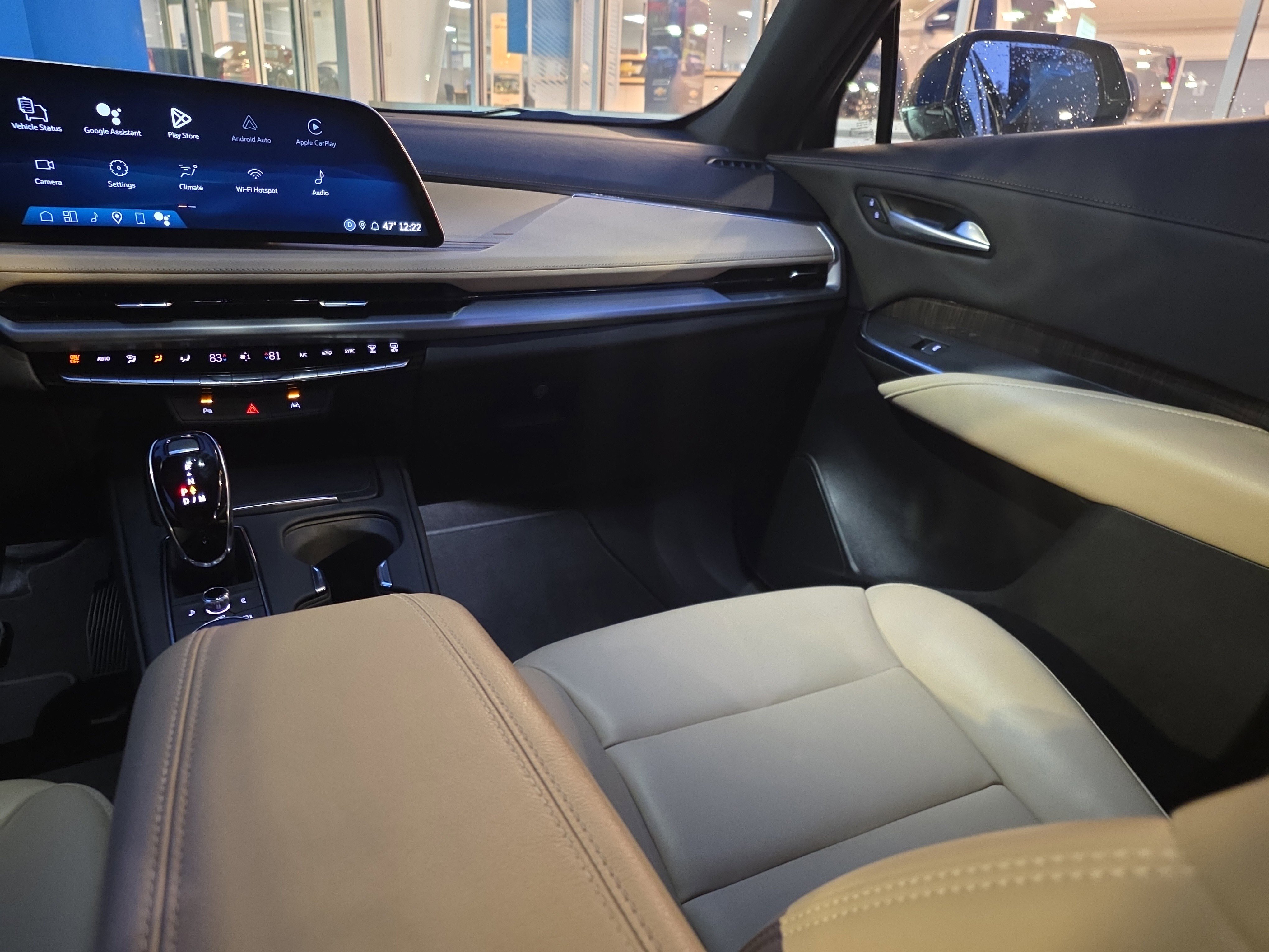 Used 2025 Cadillac XT4 Premium Luxury image 33