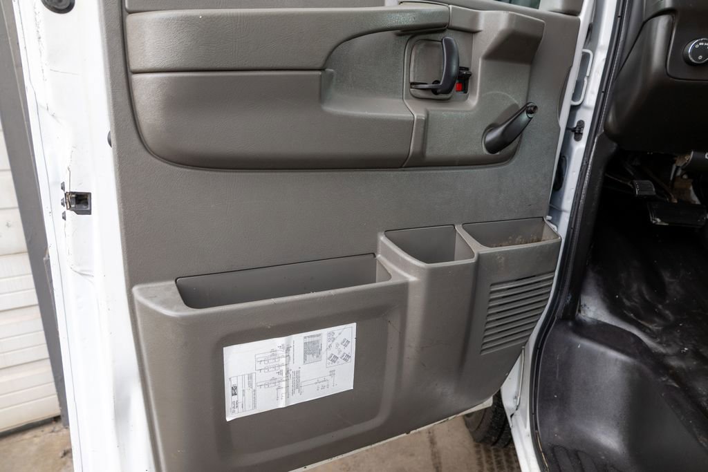 Used 2014 Chevrolet Express 3500 RWD image 16