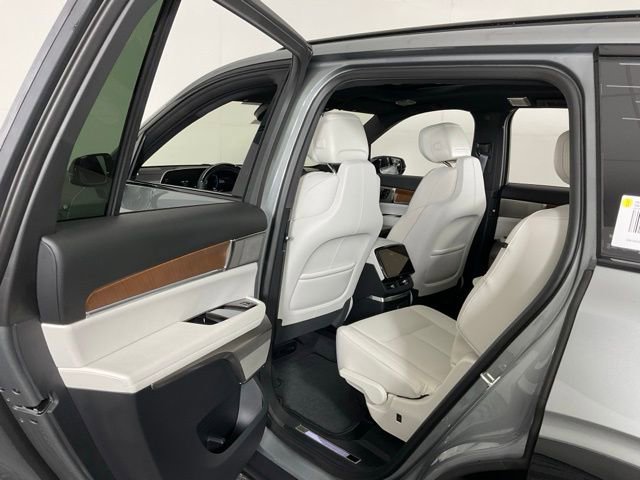 New 2026 Cadillac Vistiq Sport image 30