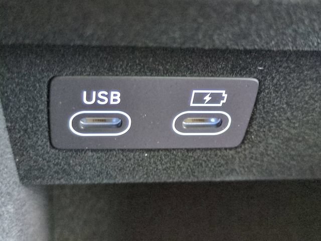 Certified 2026 Genesis GV70 2.5T AWD/4WD image 18