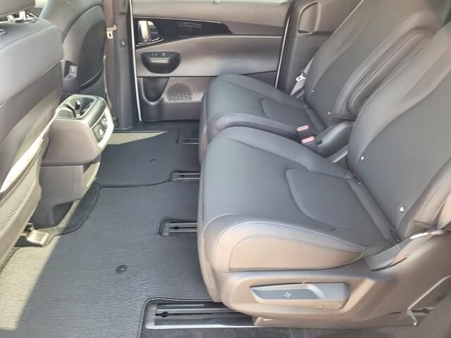 New 2026 Kia Carnival SX Prestige FWD image 12