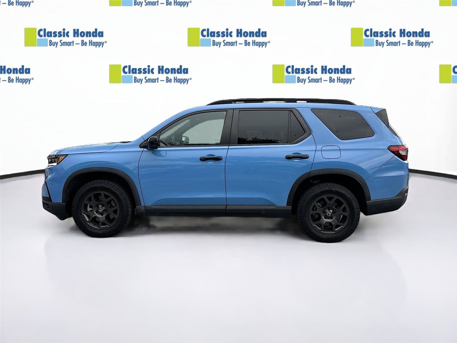 Certified 2023 Honda Pilot TrailSport image 4