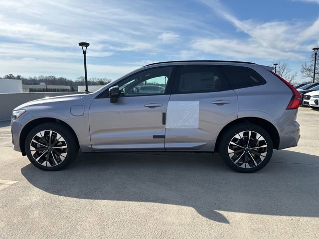 New 2026 Volvo XC60 T8 Plus w/ Protection Package Premier image 4