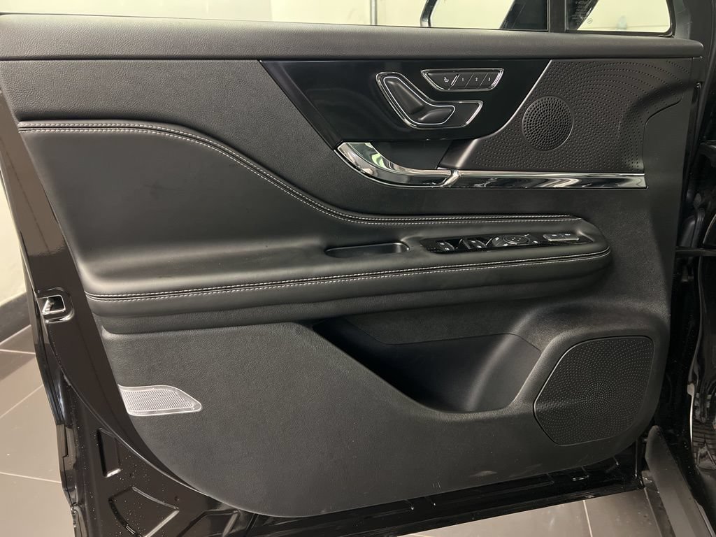 Used 2026 Lincoln Corsair Premiere AWD/4WD image 29