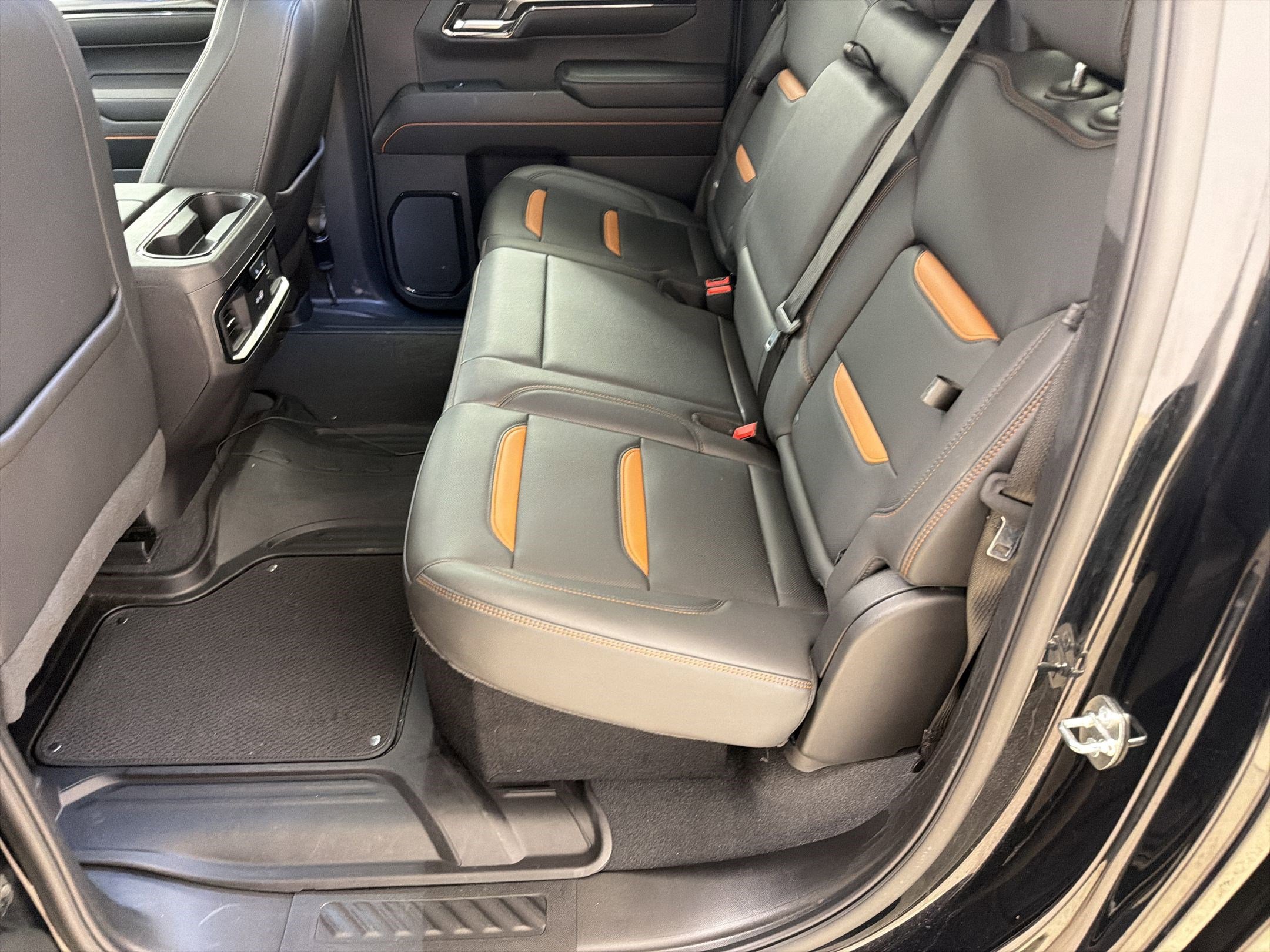Used 2024 GMC Sierra 1500 AT4 w/ Technology Package AWD/4WD image 15