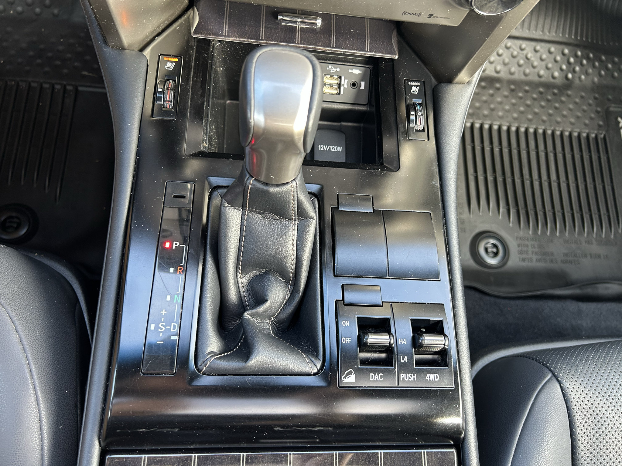 Used 2020 Lexus GX 460 Premium w/ Premium Package AWD/4WD image 13