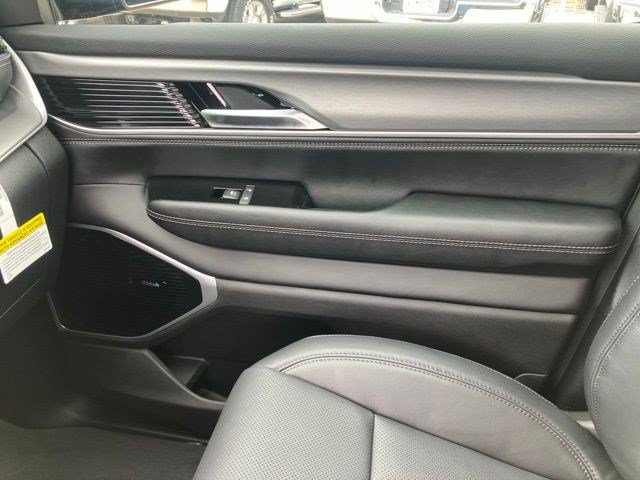 New 2026 Jeep Grand Wagoneer Limited AWD/4WD image 25