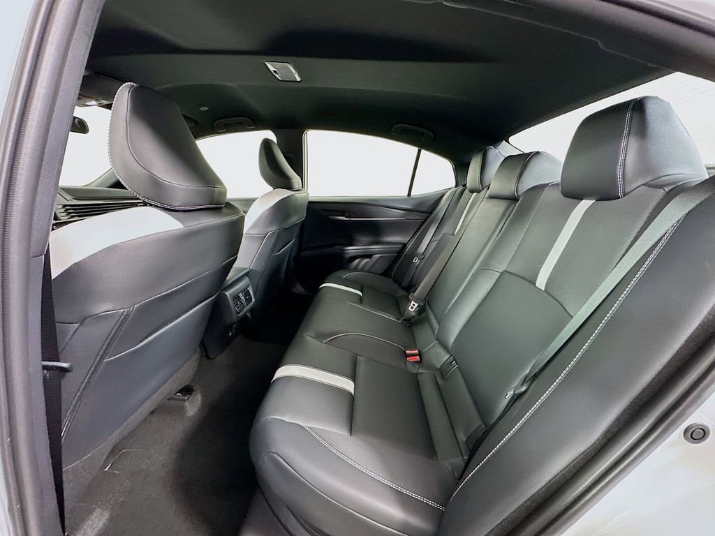 Used 2026 Toyota Camry SE image 17