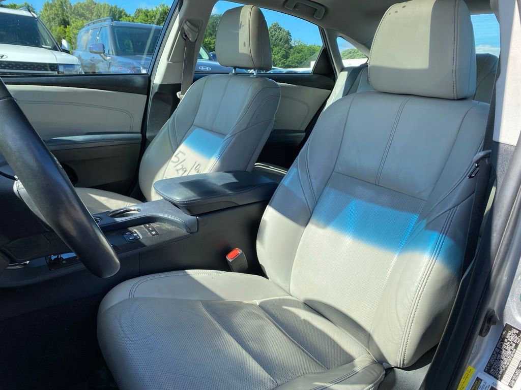 Used 2015 Toyota Avalon Limited w/ Technology Package FWD image 16