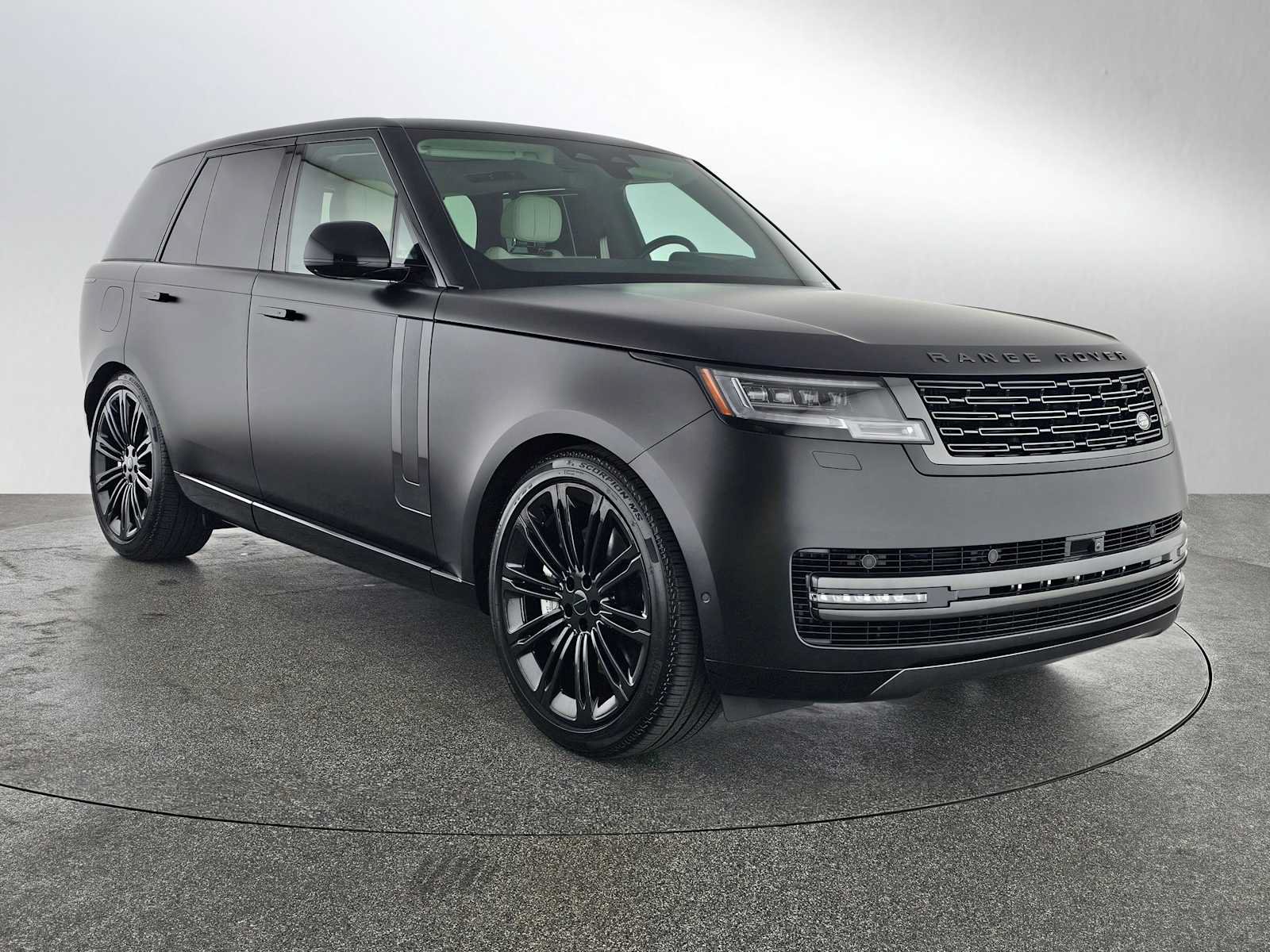 Used 2026 Land Rover Range Rover SE AWD/4WD image 7