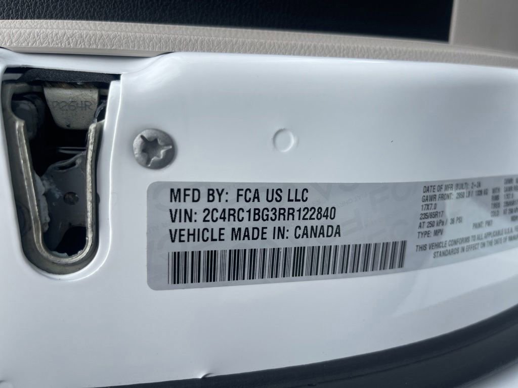 Used 2024 Chrysler Pacifica Touring-L FWD image 30
