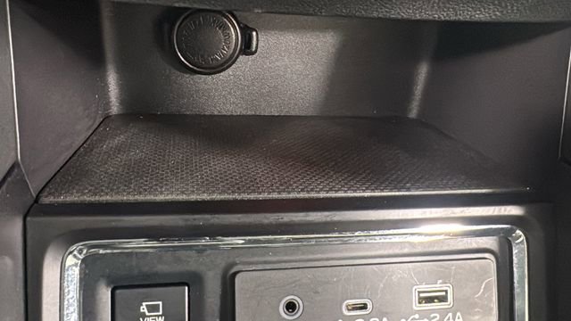 Certified 2025 Subaru Ascent Limited w/ Popular Package #2 image 33