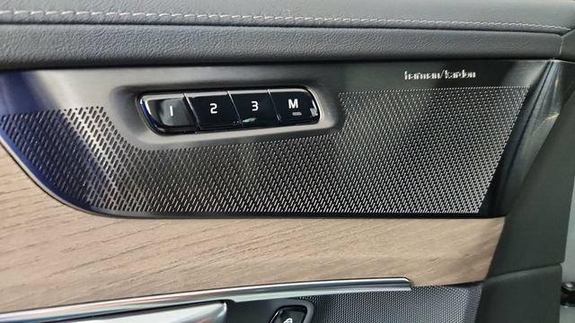 New 2026 Volvo XC90 B6 Plus w/ Protection Package Premier AWD/4WD image 11