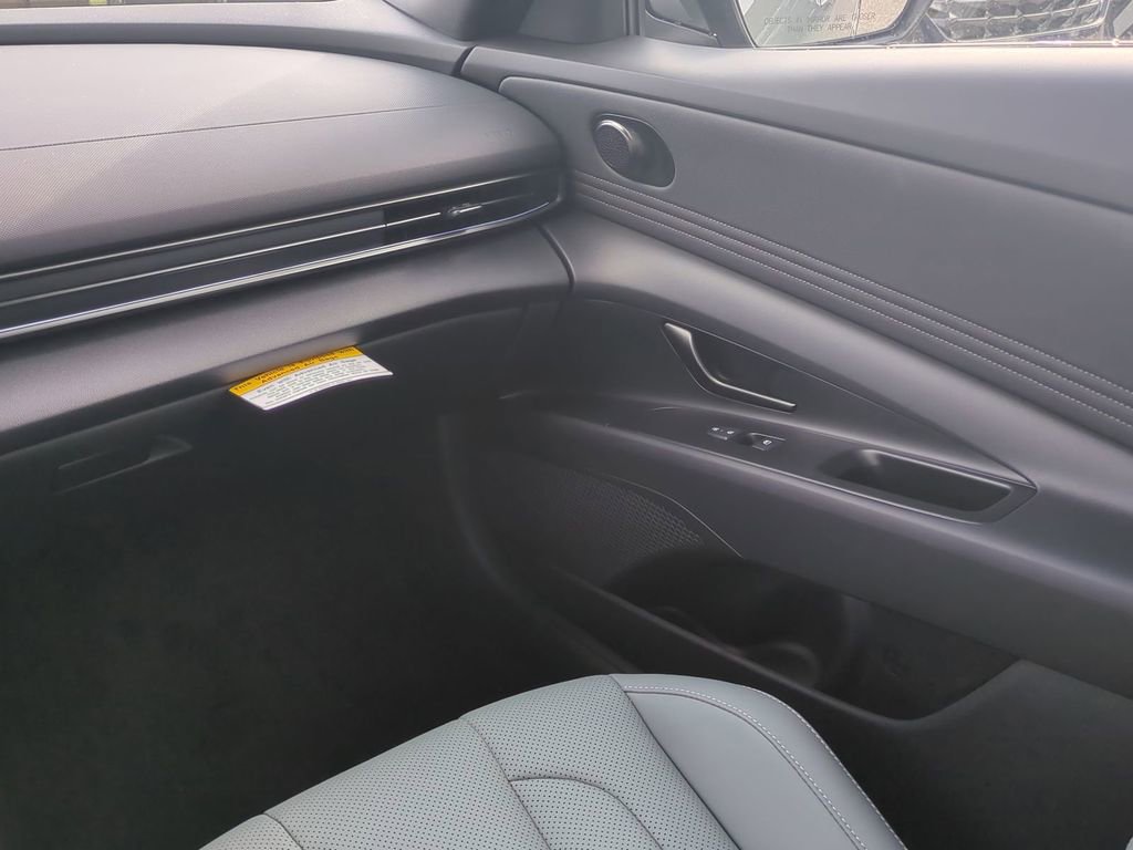 New 2026 Hyundai Elantra Limited image 18