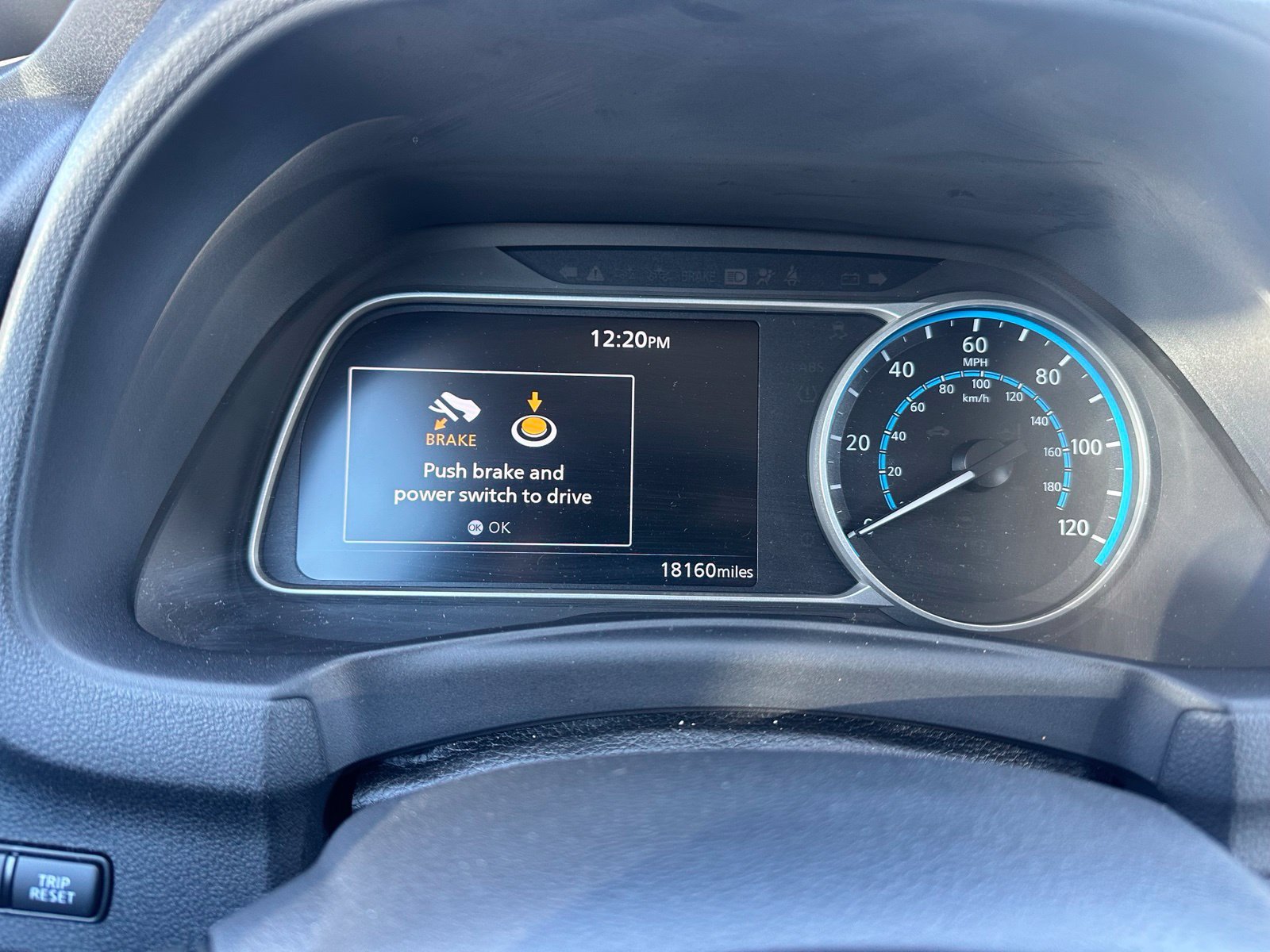 Used 2025 Nissan Leaf S FWD image 4