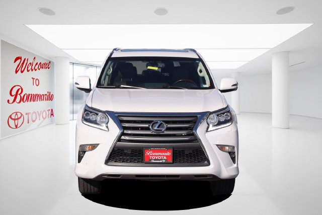 Used 2015 Lexus GX 460 w/ Premium Package AWD/4WD image 4
