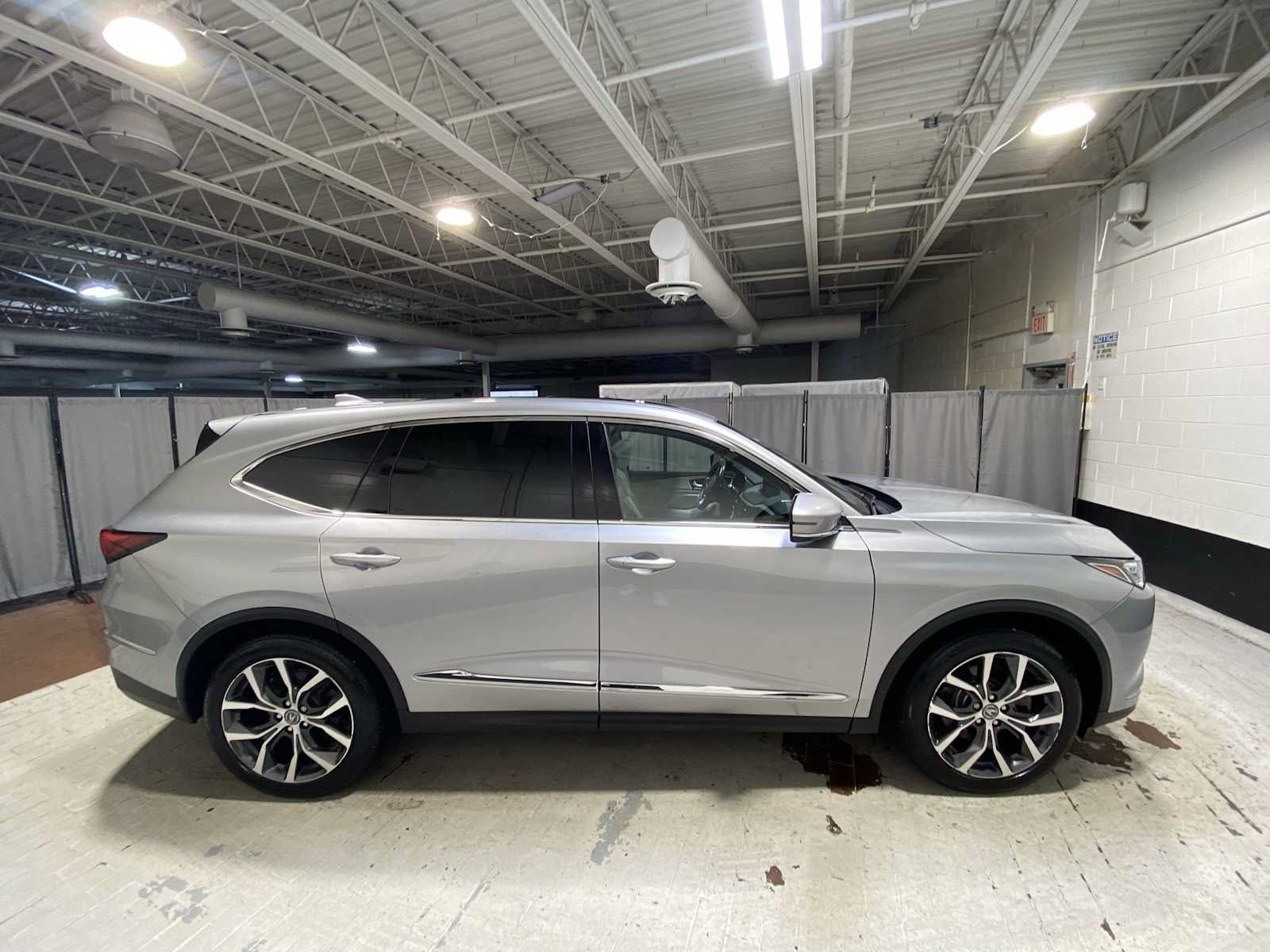 Used 2024 Acura MDX SH-AWD w/ Technology Package image 27