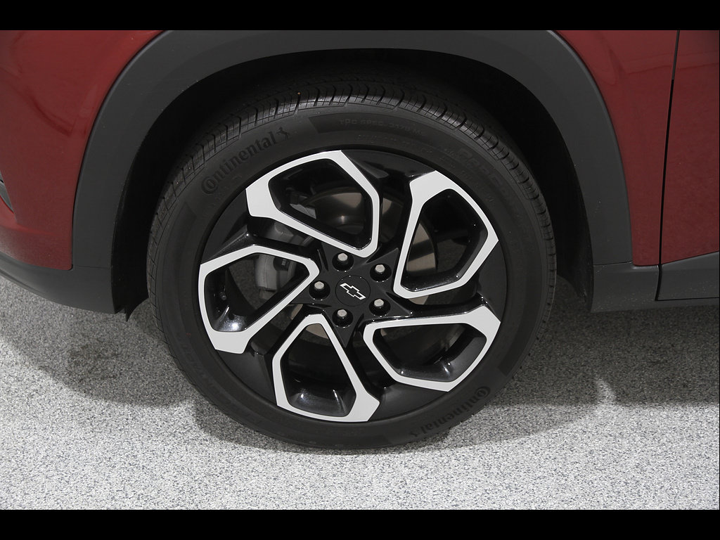 Certified 2025 Chevrolet Trax RS w/ Driver Confidence Package FWD image 21