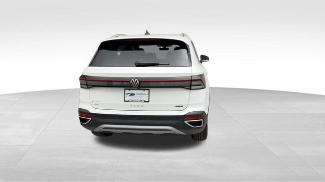 Used 2025 Volkswagen Taos SE image 4