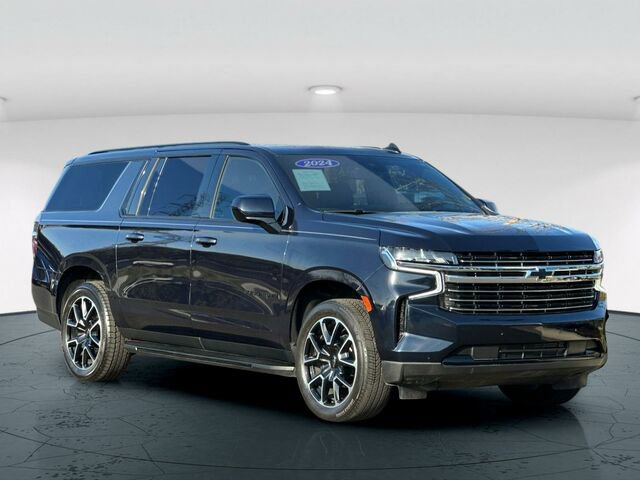 Used 2024 Chevrolet Suburban RST image 8