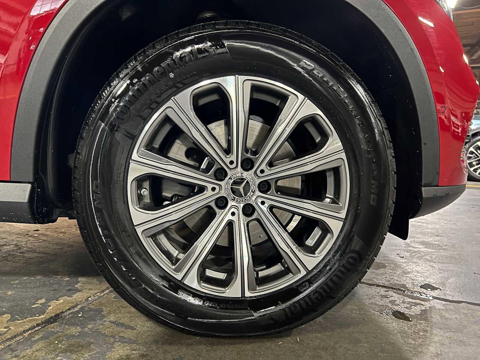 Certified 2025 Mercedes-Benz GLC 300 4MATIC image 9