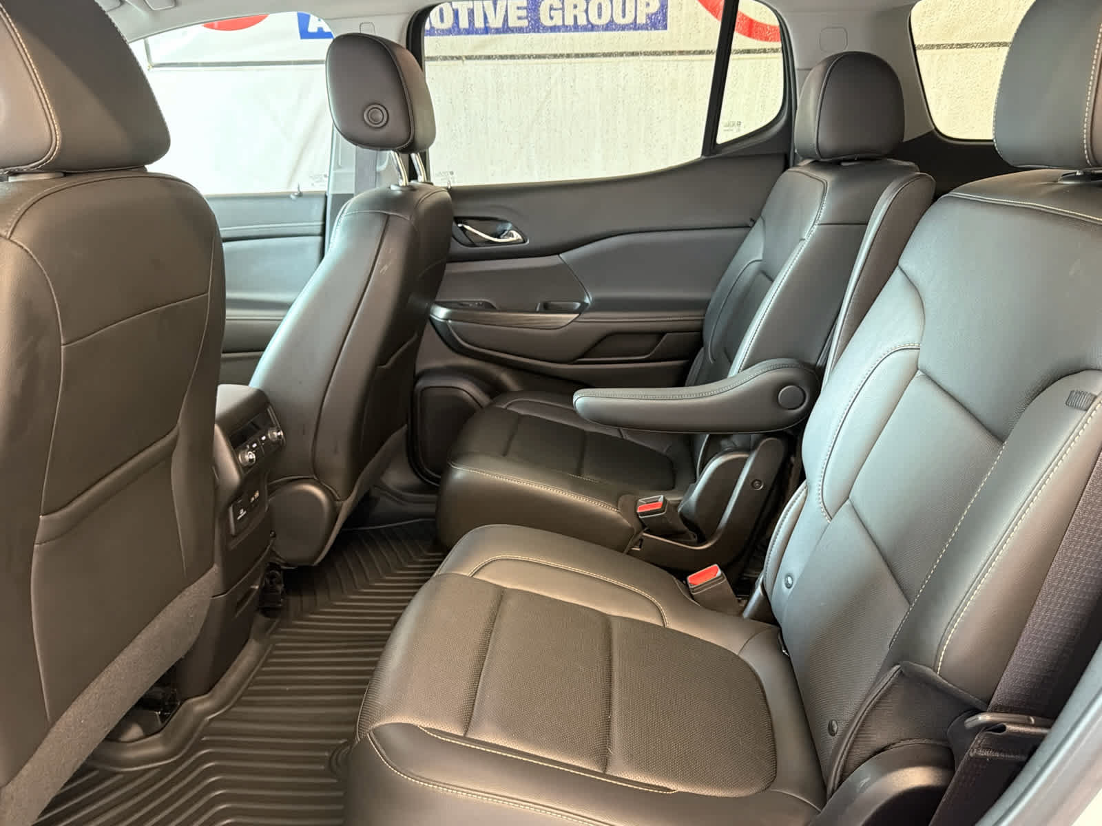 Used 2023 GMC Acadia SLT FWD image 20