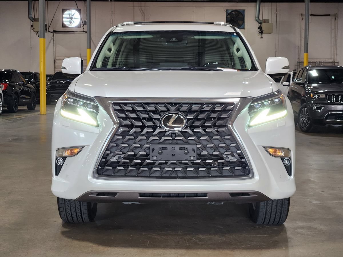 Used 2023 Lexus GX 460 Luxury w/ Accessory Package AWD/4WD image 2