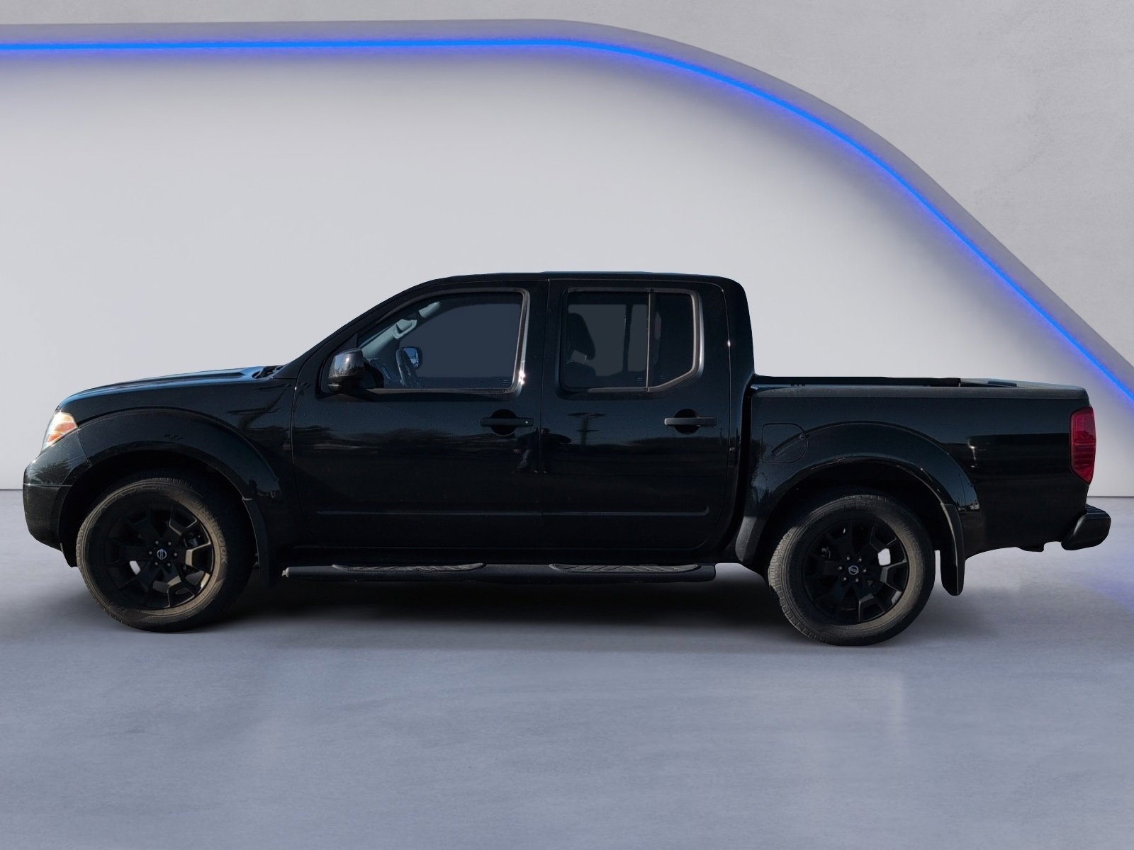 Used 2021 Nissan Frontier SV w/ Midnight Edition Floor Mats image 5