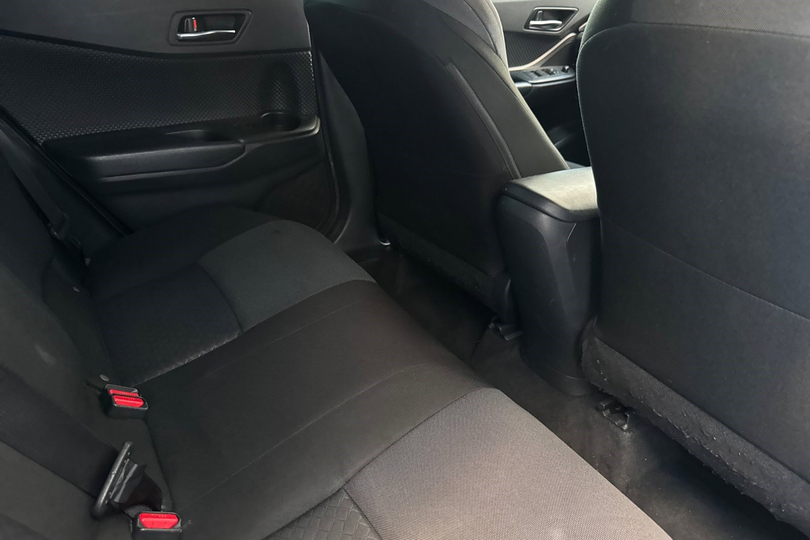 Used 2021 Toyota C-HR LE image 29