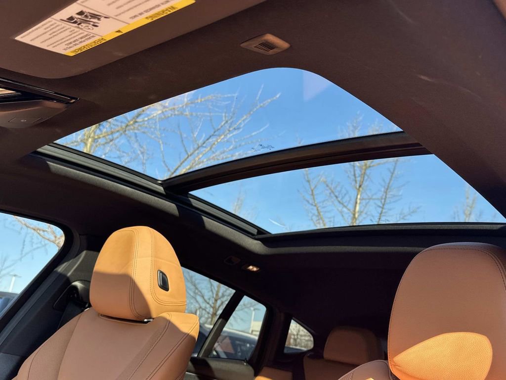 Used 2024 BMW X4 xDrive30i w/ Premium Package image 23