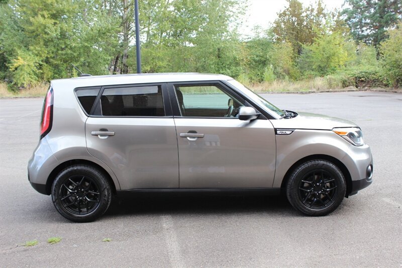 Used 2018 Kia Soul w/ Convenience Package FWD image 5